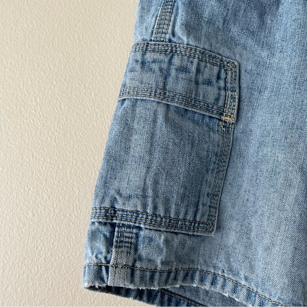 St. John's Bay Lightwash Denim 100% Cotton Vintage Cargo Shorts Women’s Size 14 - Picture 4 of 8